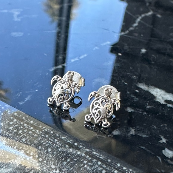 GELRY Jewelry - ♡ SILVER Turtle Minimalist Stud GIFT Earrings